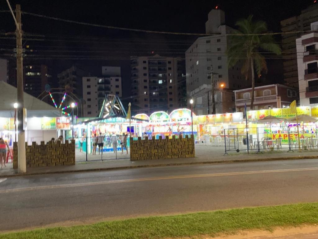 Apartamento Frente Ao Mar Com Varanda E Piscina Praia Grande  Exterior foto